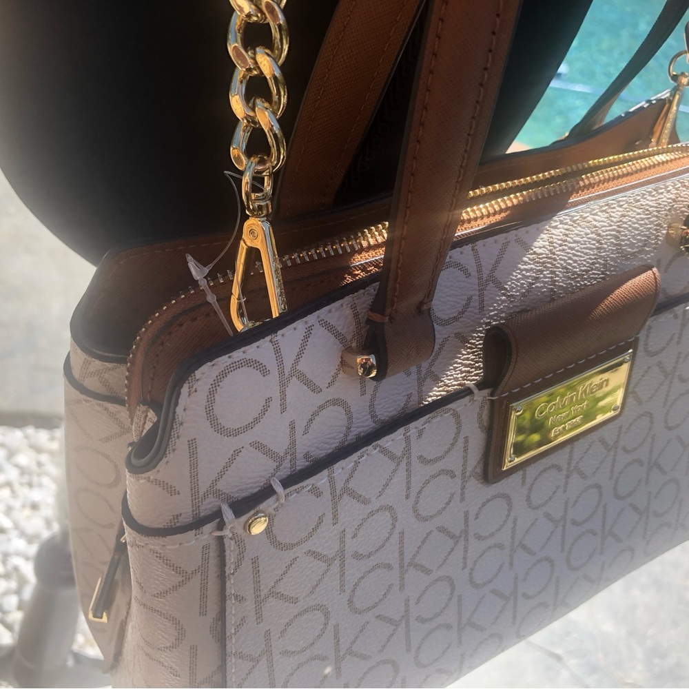 Calvin Klein (Brand New With Tags) Cream Logo Satchel w/Brown Trim&Gold Hardware - Picture 3 of 11